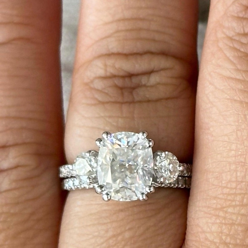 Elegant Silver Diamond Ring